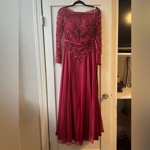 Chic Boutique Limited Elegant Burgundy Evening Gown